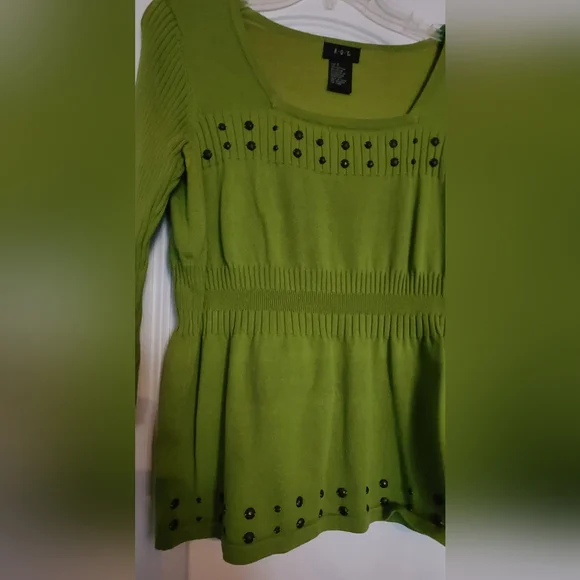 Sweater top - Picture 2 of 6